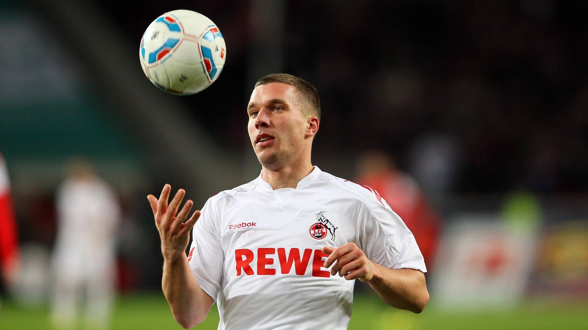 总决赛之夜，当德布劳内接过篮球