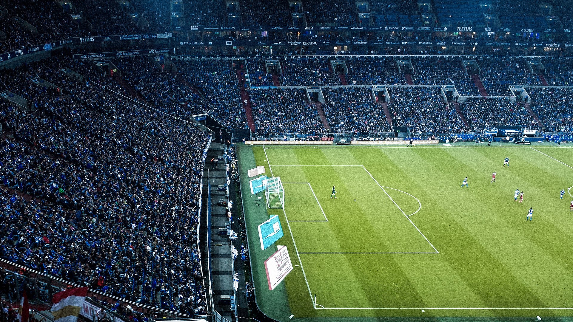 赛道上的逆袭，哈斯鏖战红牛，勒克莱尔点燃赛场